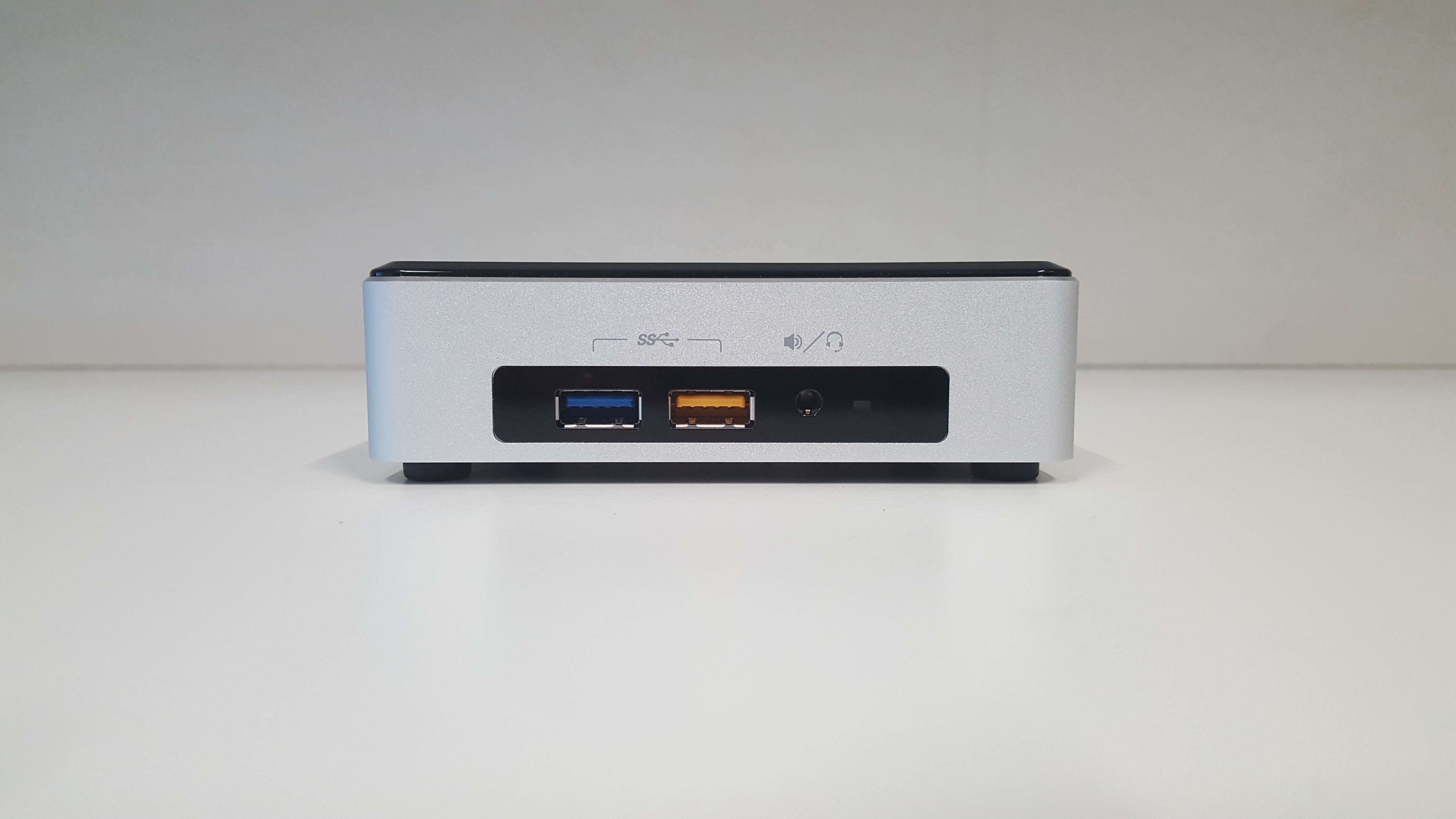 Intel NUC 6th Gen